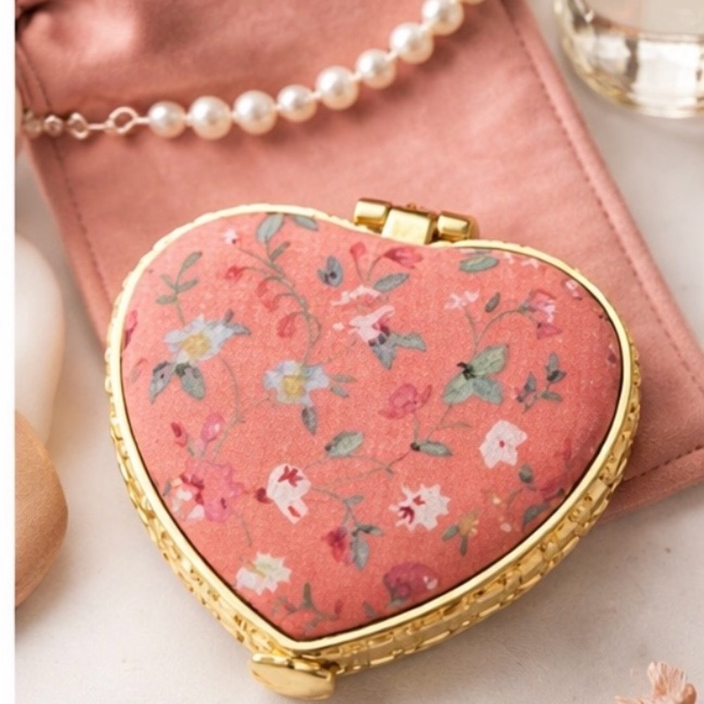 🌸Floral Heart Compact Mirror – 💕Vintage Inspired Gold Travel Mirror ✨